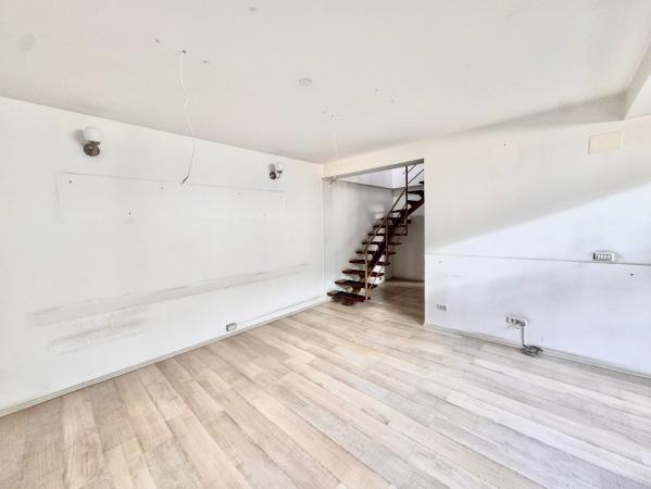 Casa - Firma - Birouri - Rond Alba Iulia- Calea Calarasi -