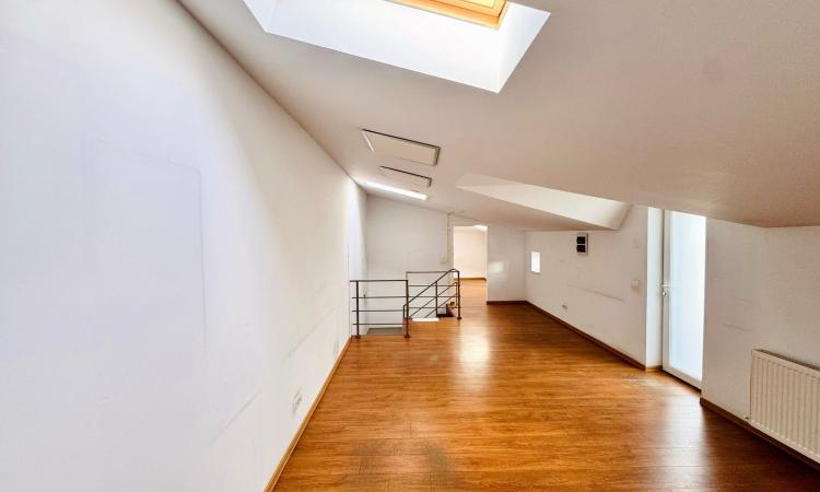 Casa - Firma - Birouri - Rond Alba Iulia- Calea Calarasi -