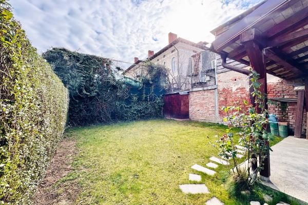 Casa - Firma - Birouri - Rond Alba Iulia- Calea Calarasi -