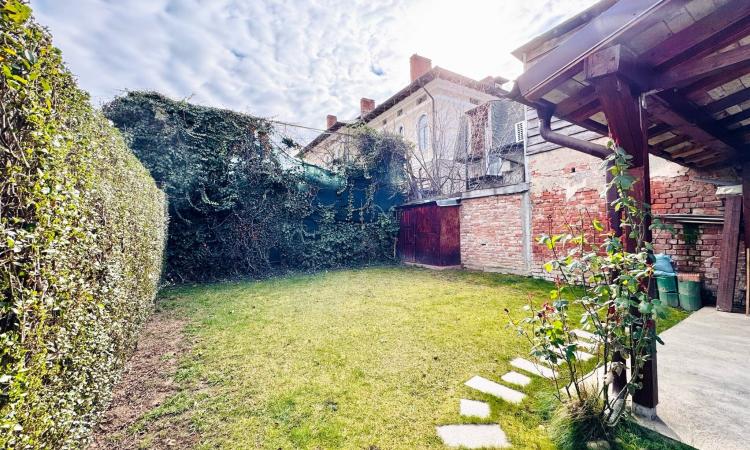 Casa - Firma - Birouri - Rond Alba Iulia- Calea Calarasi -