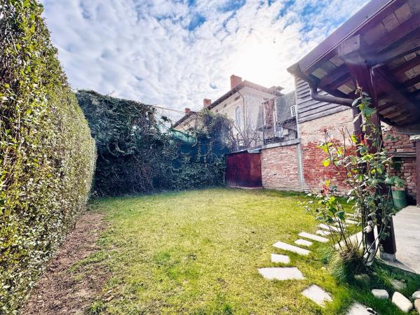 Casa - Firma - Birouri - Rond Alba Iulia- Calea Calarasi -