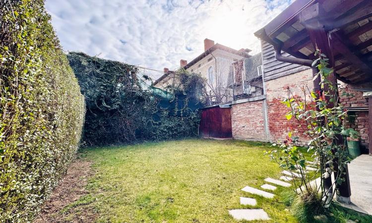 Casa - Firma - Birouri - Rond Alba Iulia- Calea Calarasi -