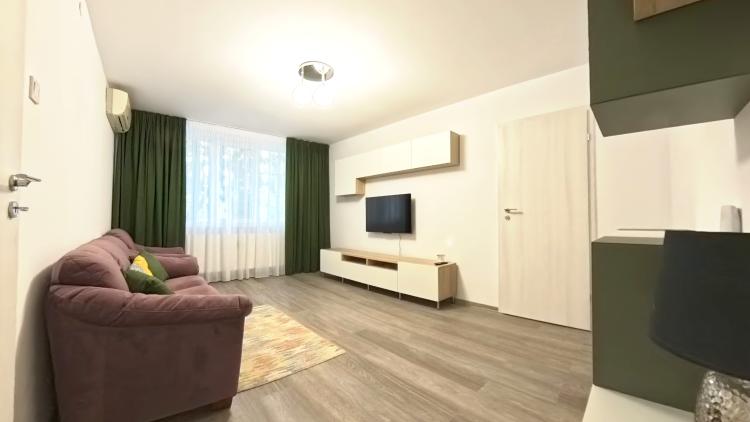 Titan - Metrou 1 Decembrie 1918 - 3 camere renovat integral