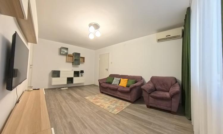 Titan - Metrou 1 Decembrie 1918 - 3 camere renovat integral