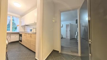 Titan - Metrou 1 Decembrie 1918 - 3 camere renovat integral