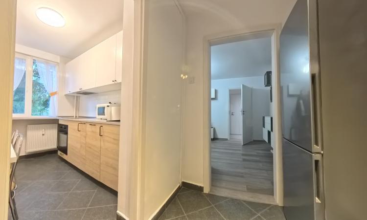 Titan - Metrou 1 Decembrie 1918 - 3 camere renovat integral
