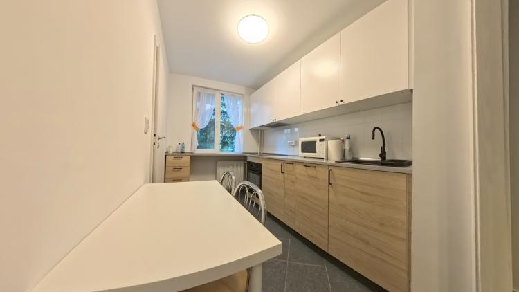 Titan - Metrou 1 Decembrie 1918 - 3 camere renovat integral