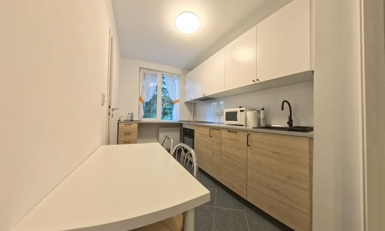 Titan - Metrou 1 Decembrie 1918 - 3 camere renovat integral