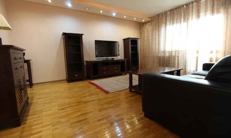 Decebal - Piata Alba Iulia - 2 balcoane -63 mp -metrou Piata Muncii