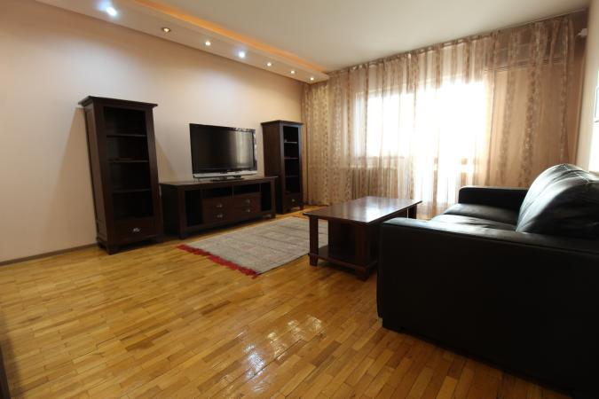 Decebal - Piata Alba Iulia - 2 balcoane -63 mp -metrou Piata Muncii