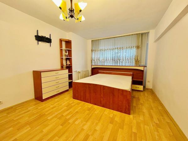 3 Camere - Calea Calarasi - Decebal - Piata Muncii - Metrou