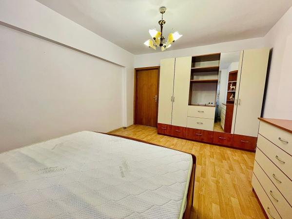 3 Camere - Calea Calarasi - Decebal - Piata Muncii - Metrou