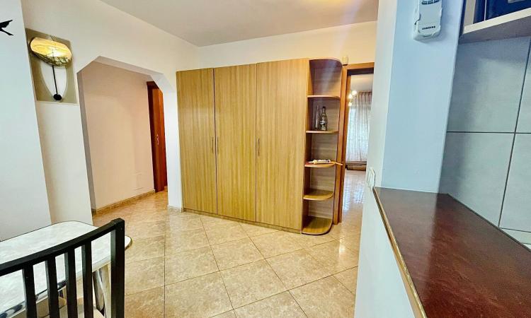 3 Camere - Calea Calarasi - Decebal - Piata Muncii - Metrou