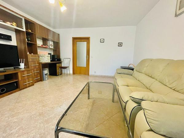 3 Camere - Calea Calarasi - Decebal - Piata Muncii - Metrou
