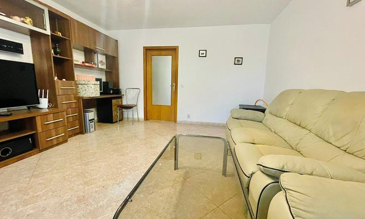 3 Camere - Calea Calarasi - Decebal - Piata Muncii - Metrou