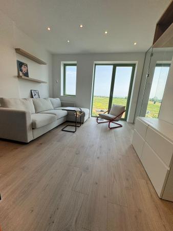 Studio-Sisesti-Lux-Radacini 303