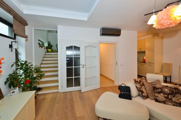 Vila duplex eleganta in Baneasa – Sisesti, 5 camere