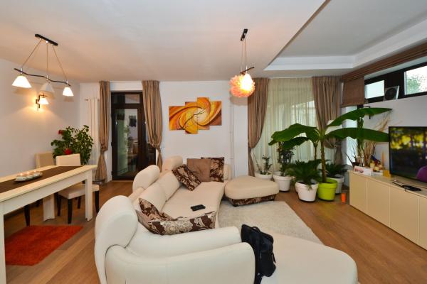 Vila duplex eleganta in Baneasa – Sisesti, 5 camere