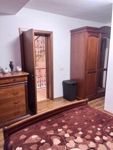 Vila Individuala -Curte Proprie- 4 Camere - Baneasa - Vatra Noua