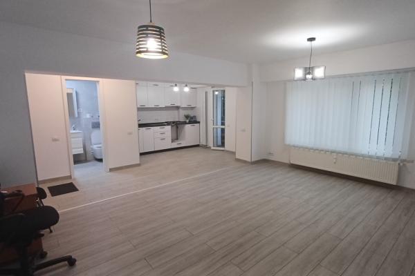 Calea Calarasilor - Piata Muncii - studio complet renovat - metrou Piata Muncii