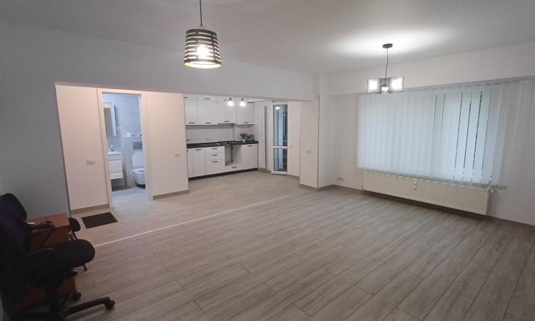 Calea Calarasilor - Piata Muncii - studio complet renovat - metrou Piata Muncii
