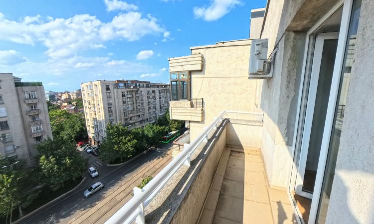 Apartament 5 Camere - Corneliu Coposu - decomandat - renovat recent