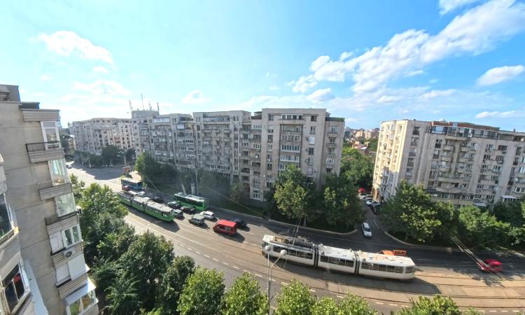 Apartament 5 Camere - Corneliu Coposu - decomandat - renovat recent