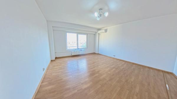 Apartament 5 Camere - Corneliu Coposu - decomandat - renovat recent