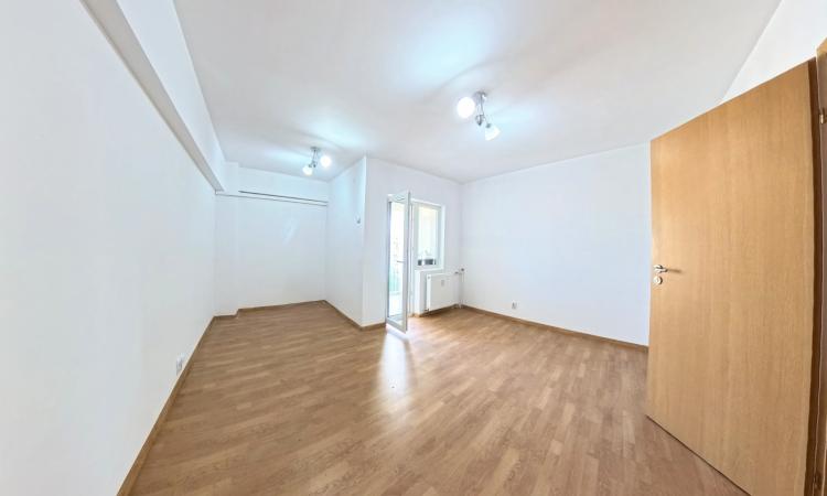 Apartament 5 Camere - Corneliu Coposu - decomandat - renovat recent