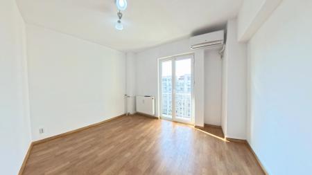 Apartament 5 Camere - Corneliu Coposu - decomandat - renovat recent