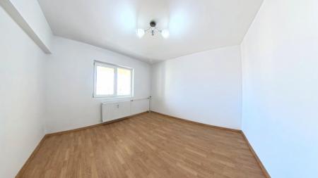 Apartament 5 Camere - Corneliu Coposu - decomandat - renovat recent