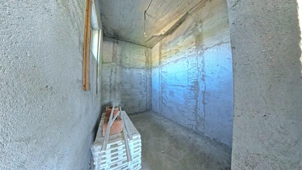 Vila Cornetu - 3900 mp teren - partial construita -  8 camere