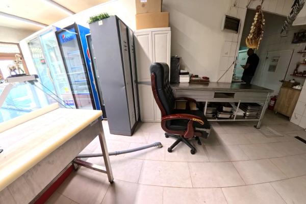 Spatiu Comercial de inchiriat - Mobilat si utilat complet