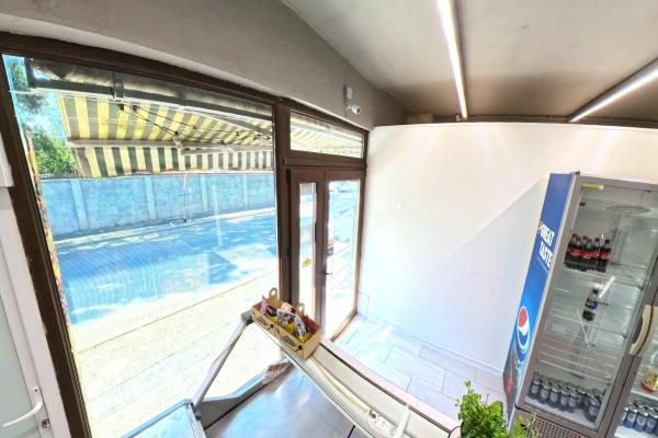 Spatiu Comercial de inchiriat - Mobilat si utilat complet