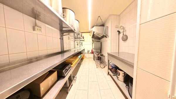 Spatiu Comercial de inchiriat - Mobilat si utilat complet