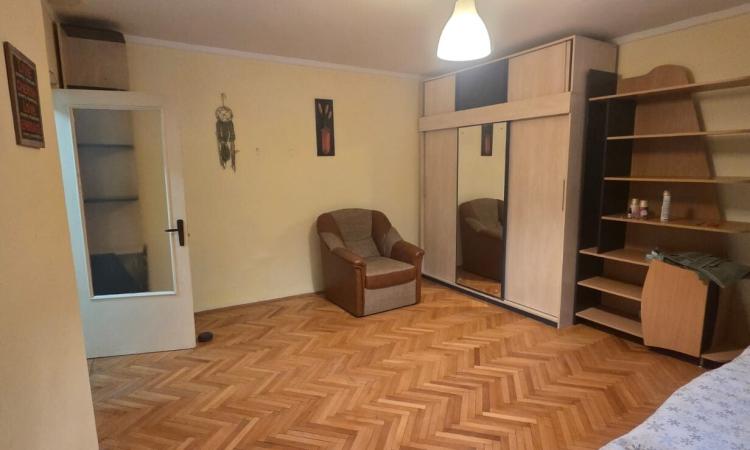 Calea Calarasilor- Decebal -Bloc mixt - 5 minute metrou P-ta Muncii