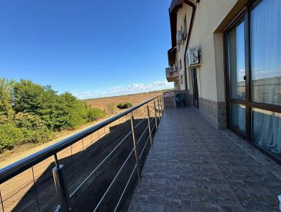 2 Camere -Sisesti .Centrala -Loc de Parcare