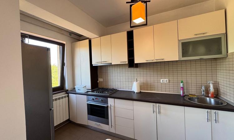 2 Camere -Sisesti .Centrala -Loc de Parcare