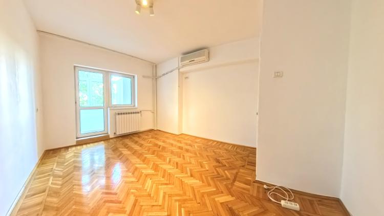 Unirii - Rond Piata Alba Iulia - 4 camere partial mobilat/utilat