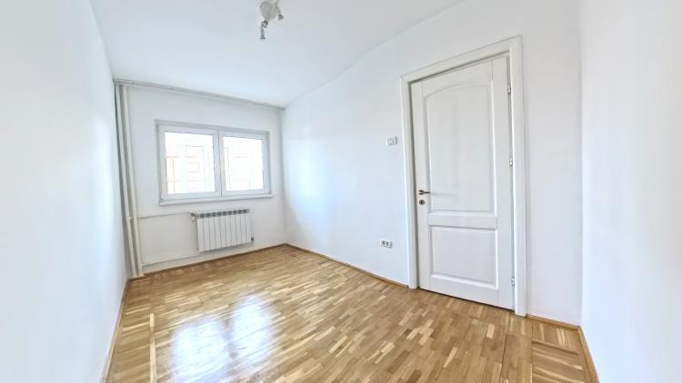Unirii - Rond Piata Alba Iulia - 4 camere partial mobilat/utilat