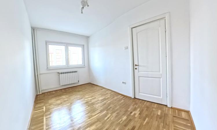 Unirii - Rond Piata Alba Iulia - 4 camere partial mobilat/utilat