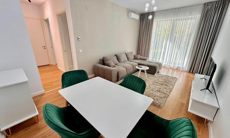2 Camere - Luxuria - 1 Mai - Expozitiei