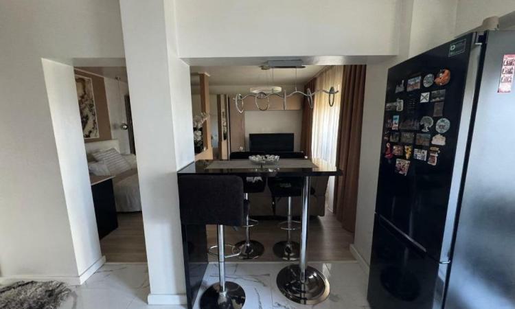 Calea Calarasilor - Hyperion - centrala proprie - bloc mixt -studio renovat