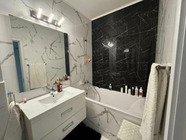 Calea Calarasilor - Hyperion - centrala proprie - bloc mixt -studio renovat