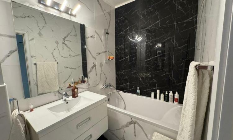 Calea Calarasilor - Hyperion - centrala proprie - bloc mixt -studio renovat
