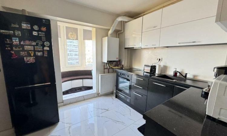 Calea Calarasilor - Hyperion - centrala proprie - bloc mixt -studio renovat