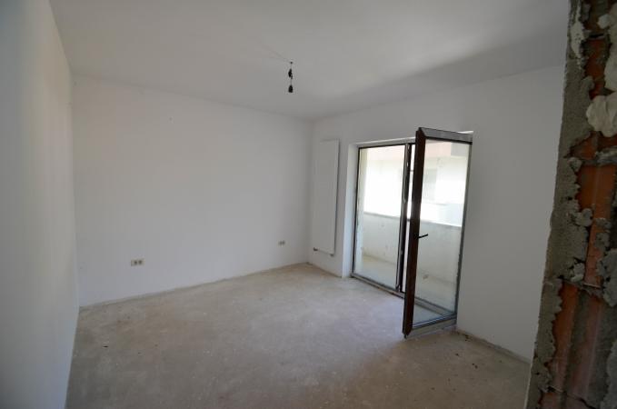 Casă P+1+M la alb în Clinceni, Str. Sabarului