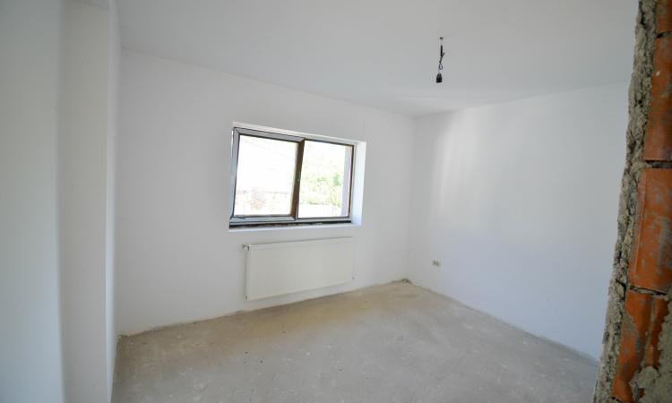Casă P+1+M la alb în Clinceni, Str. Sabarului