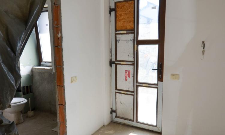 Casă P+1+M la alb în Clinceni, Str. Sabarului