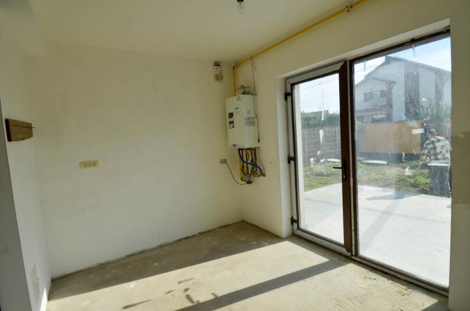 Casă P+1+M la alb în Clinceni, Str. Sabarului
